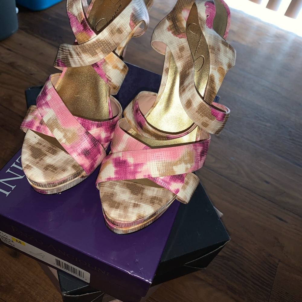 Heels - Picture 2 of 3